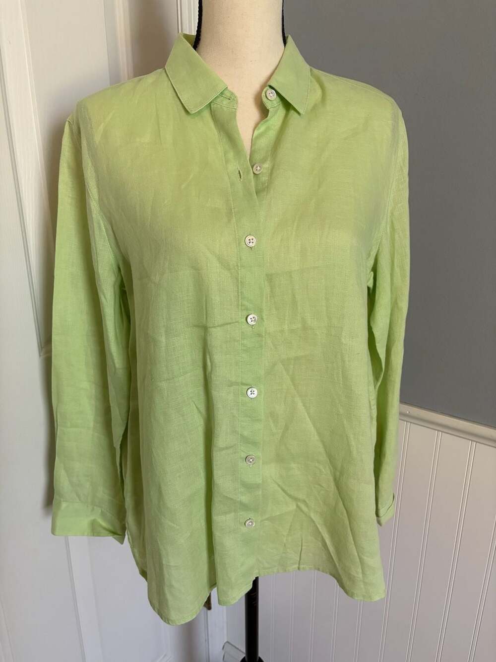 J. Jill Love Linen Long-Sleeve Button-Down Shirt in Pear Green